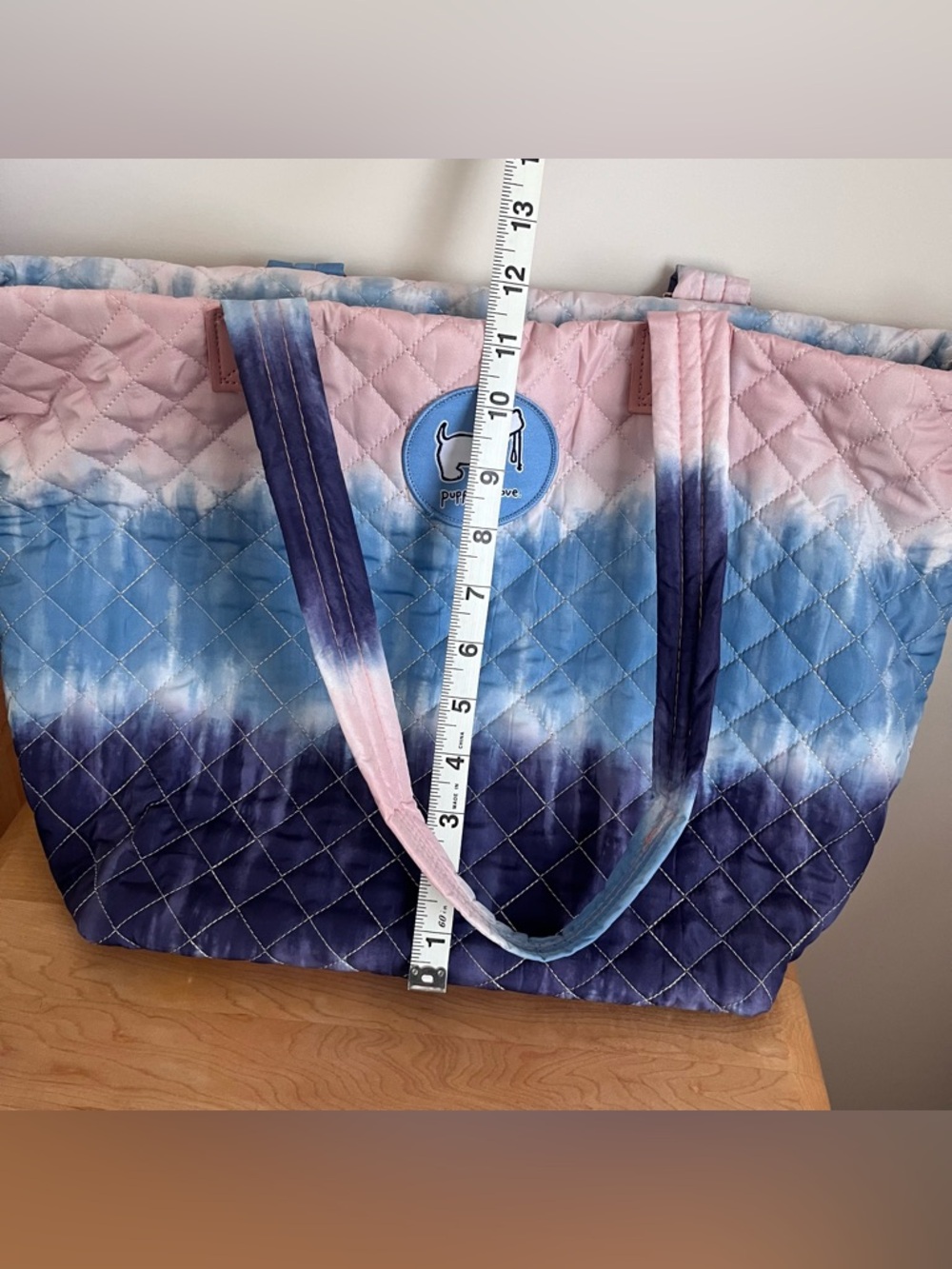 puppie love tie-dye quilted tote bag - Picture 3 of 10